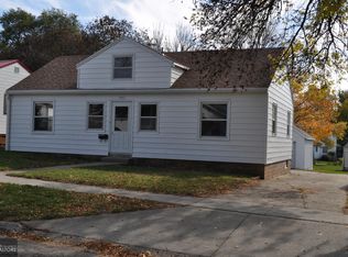 631 W 13th St, Carroll, IA 51401