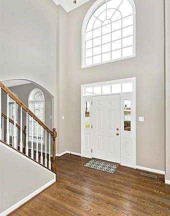 3rd image of 200 Creek Walk Dr