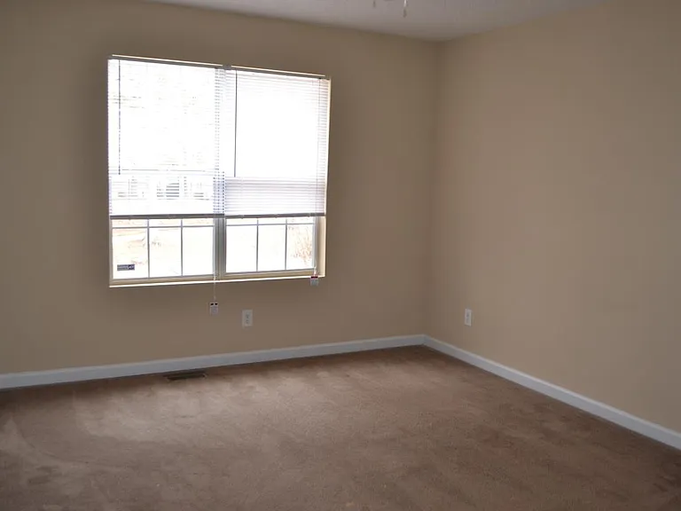 227 Appleby Dr — Photo 9