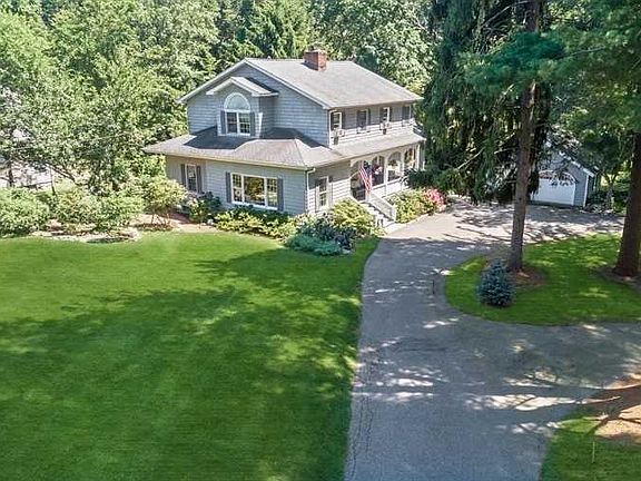 2nd image of 20 Brewster Ave