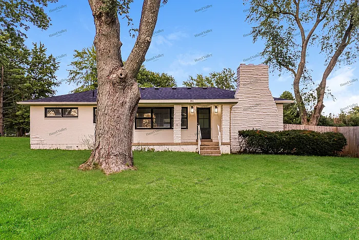 141 Grandview Dr