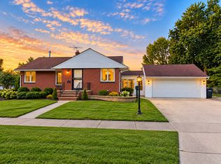 33361 Baldwin Rd, Solon, OH 44139