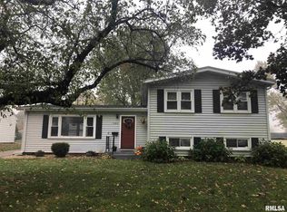 740 Highview Dr, Clinton, IA 52732