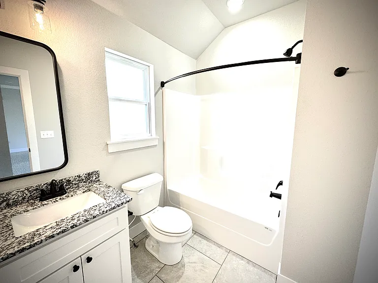 1903 E Hudson Dr — Photo 17