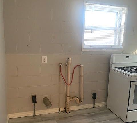 Washer and Dryer Hookups