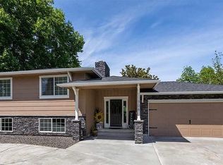 706 W 45th Ave, Kennewick, WA 99337