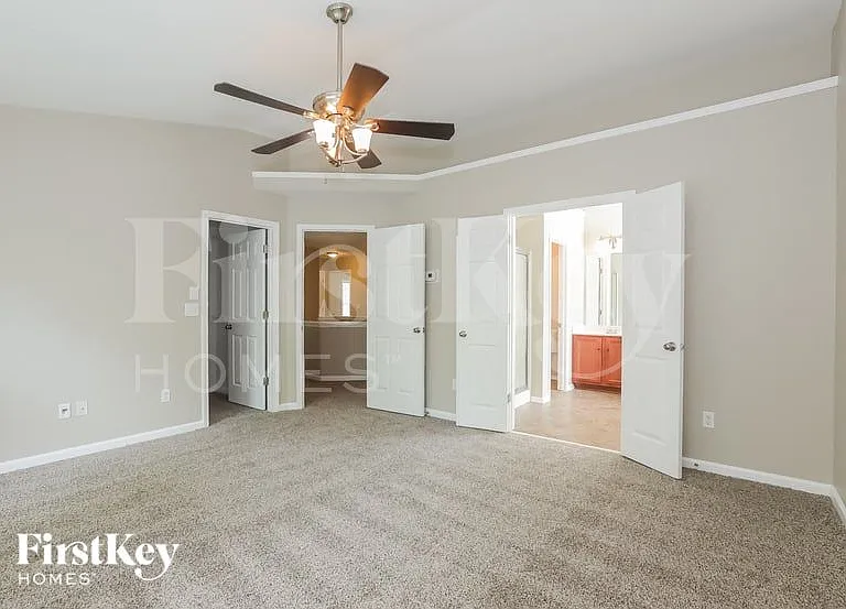 1530 Hedington Cir — Photo 6