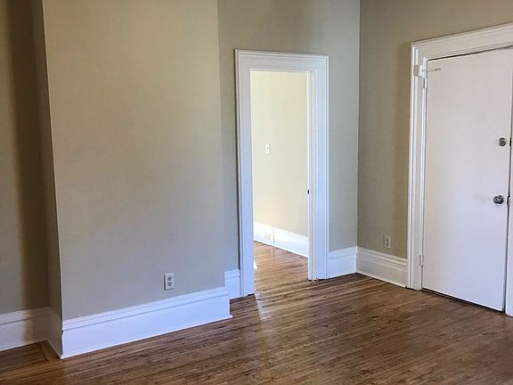 2nd image of 2100 Elliot Ave S #2