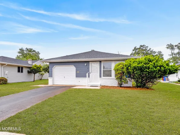 7 Bonasse Street, Toms River, NJ 08757