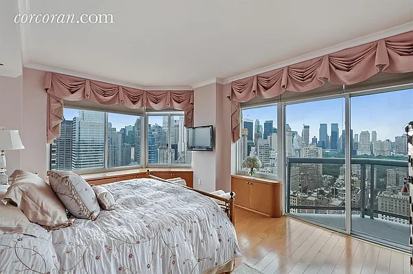 Sold by Corcoran | media 18