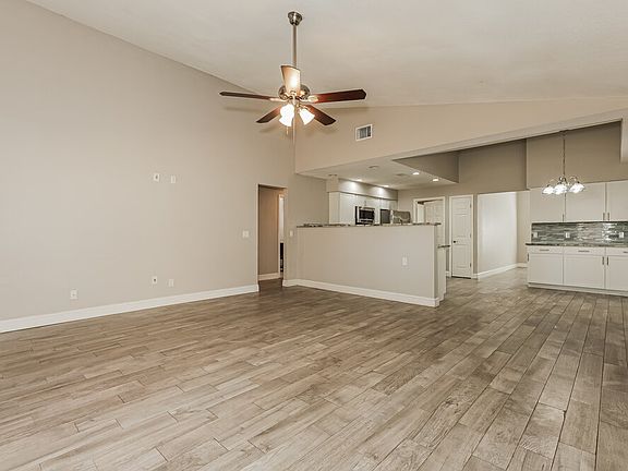 4th image of 10324 Ashley Oaks Dr
