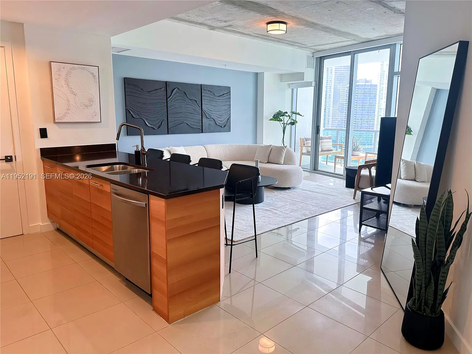 1 bed, 1.0 bath, 861 sqft, $3,850 — Photo 2