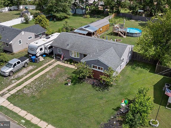 3rd image of 59 Holly Blvd