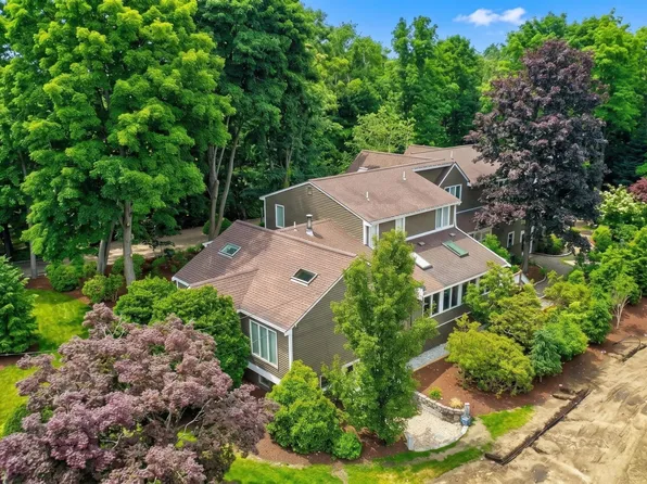 129 Pearl St, Burlington, MA 01803