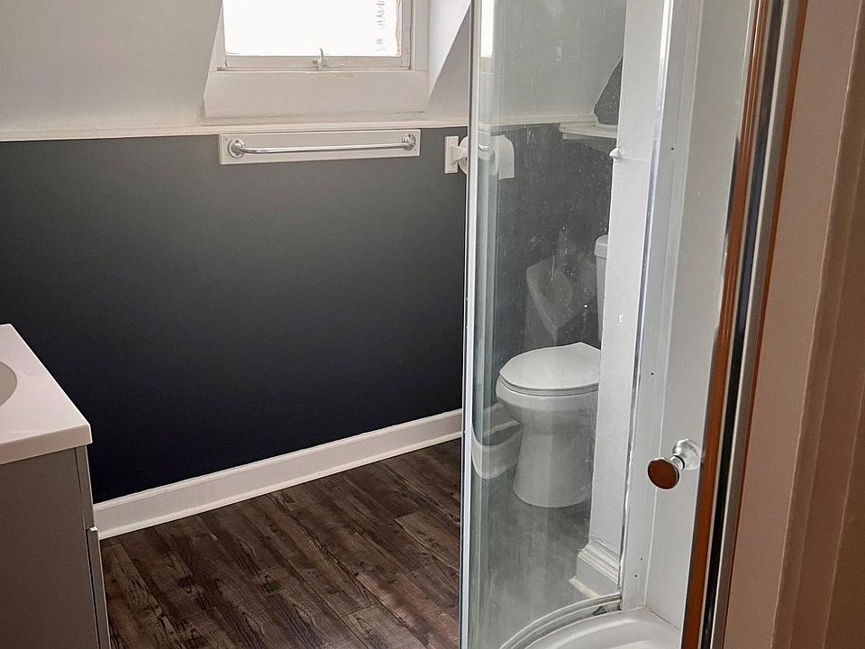 2nd image of 522 Lindenwood Ave #2F