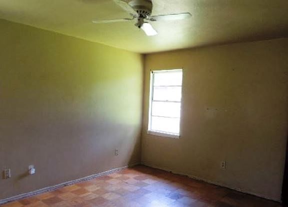 5th image of 3049 Ivy Ln