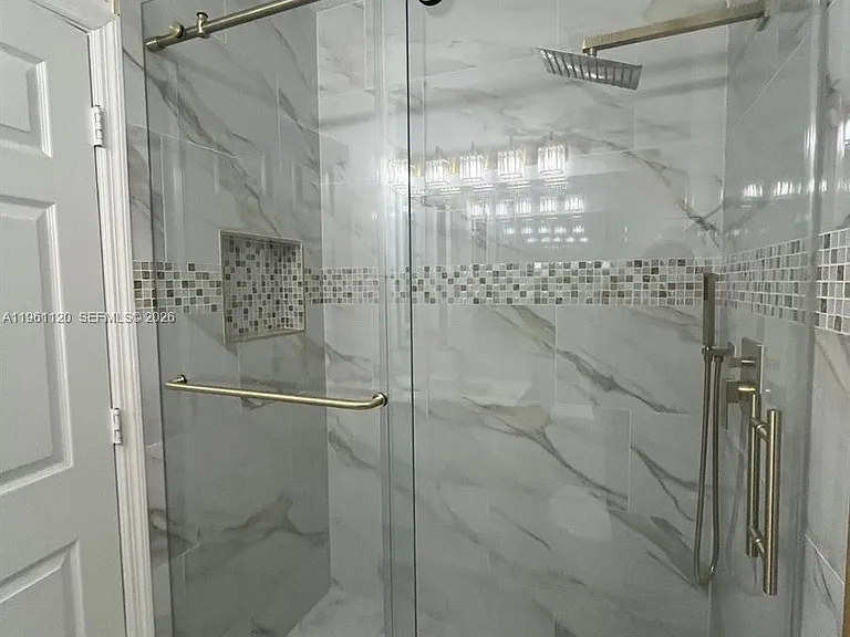 4211 Napoli Lake Dr #4211 — Photo 15