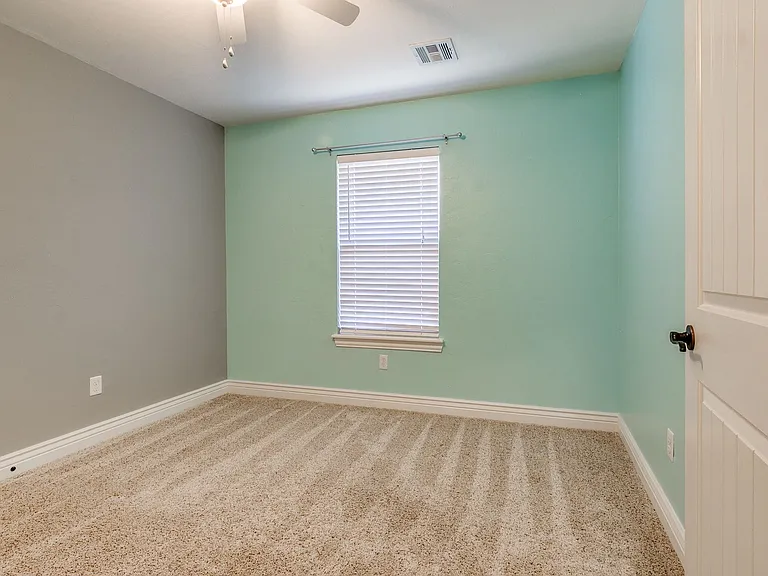 19217 Garden Creek Ln — Photo 26