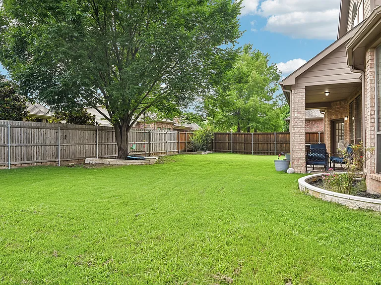 837 Moss Cliff Cir — Photo 35