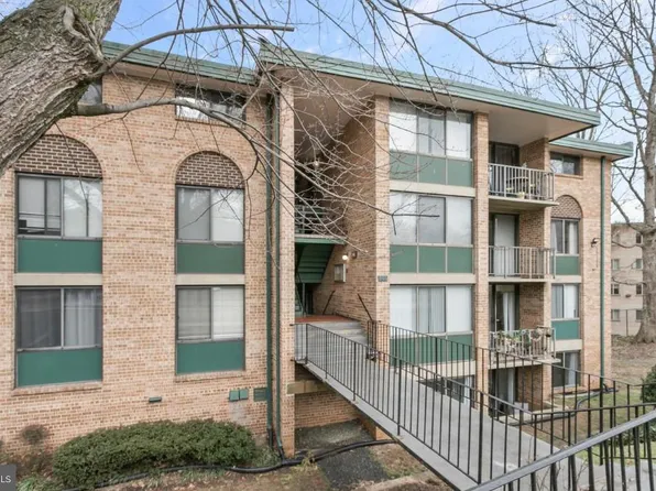 501 N Armistead St APT T3, Alexandria, VA 22312