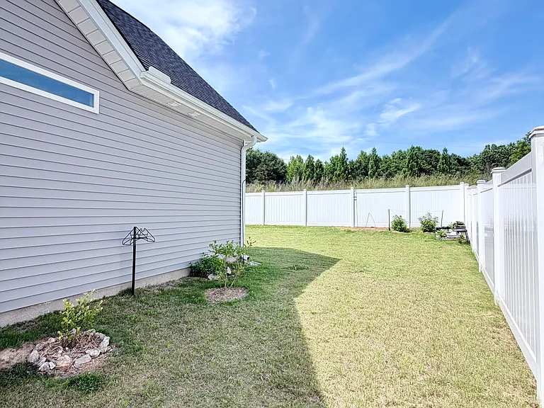 8009 Gladeside Way — Photo 18