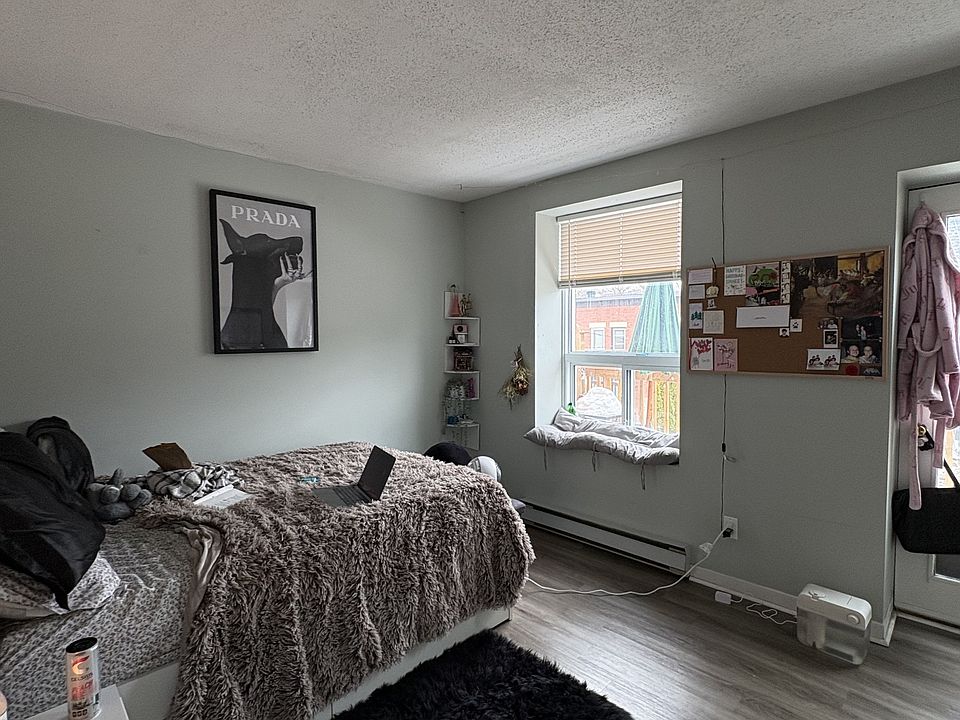 1st image of 302 Somerset St E