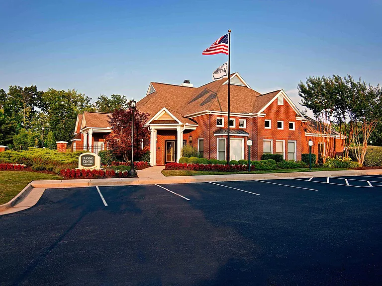 Leasing Center
