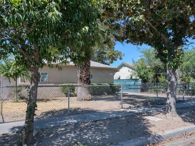 3827 E Hamilton Ave, Fresno, CA, 93702