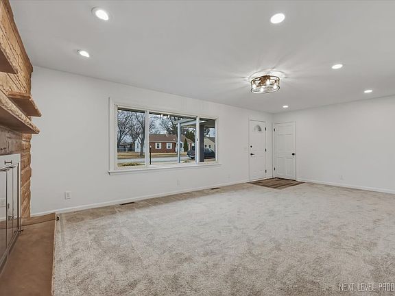 5th image of 123 N Rosedale Ave