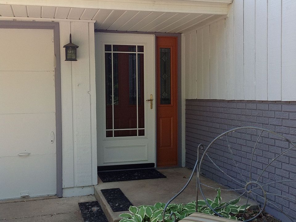 1st image of 113 E Golden Lake Ln