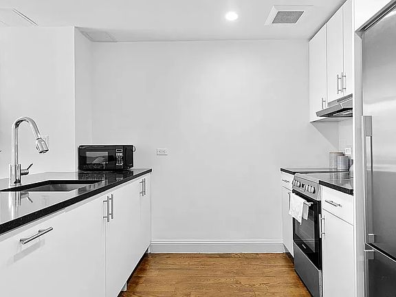 5th image of 954 Bergen St APT 5A