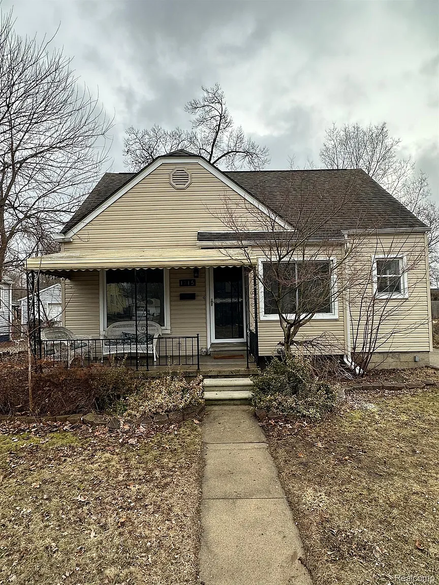 1715 Pearson St photo 1