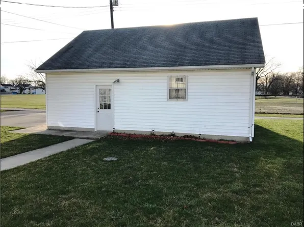 153 N State St, Verona, OH 45378