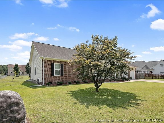 4th image of 1916 Pineville Dr