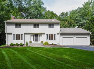 104 Juniper Dr, Avon, CT 06001