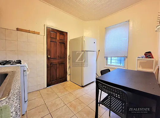 Rented by ZealEstate Group Inc | media 6