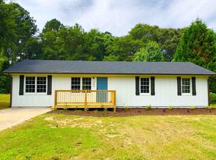 381 Meadowview Dr, Winder, GA 30680