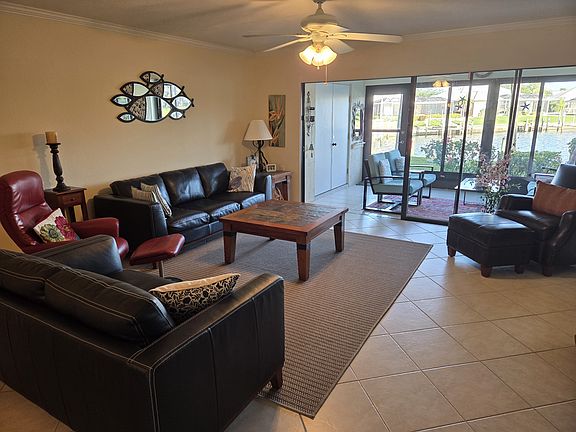 3rd image of 601 Shreve St