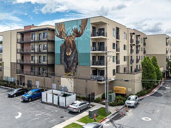 The Moose by Ernesto Maranje