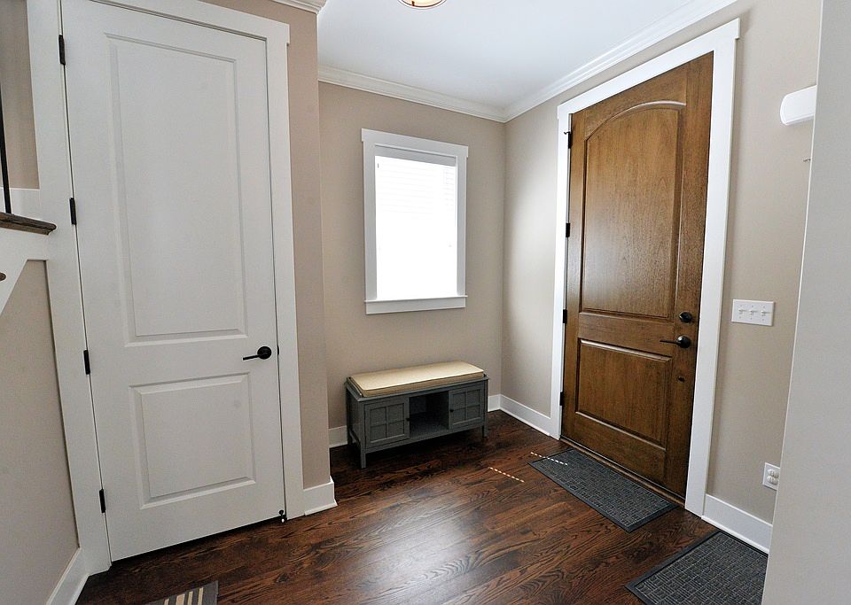 1st image of 888 Chapin Ave