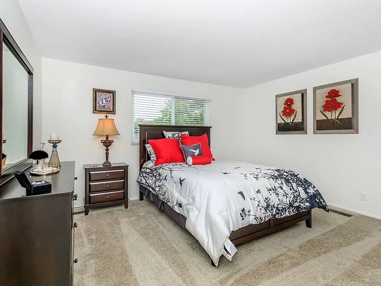 The Woodland Floorplan Bedroom 1