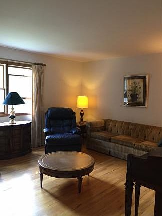 3rd image of 168 Parkview Dr