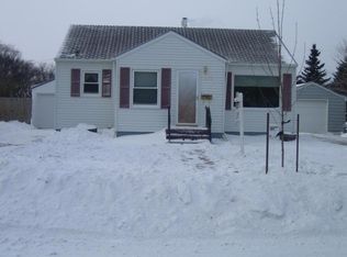1234 S 9th St, Grand Forks, ND 58201
