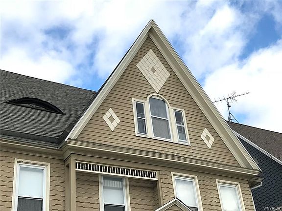 3rd image of 830 Auburn Ave