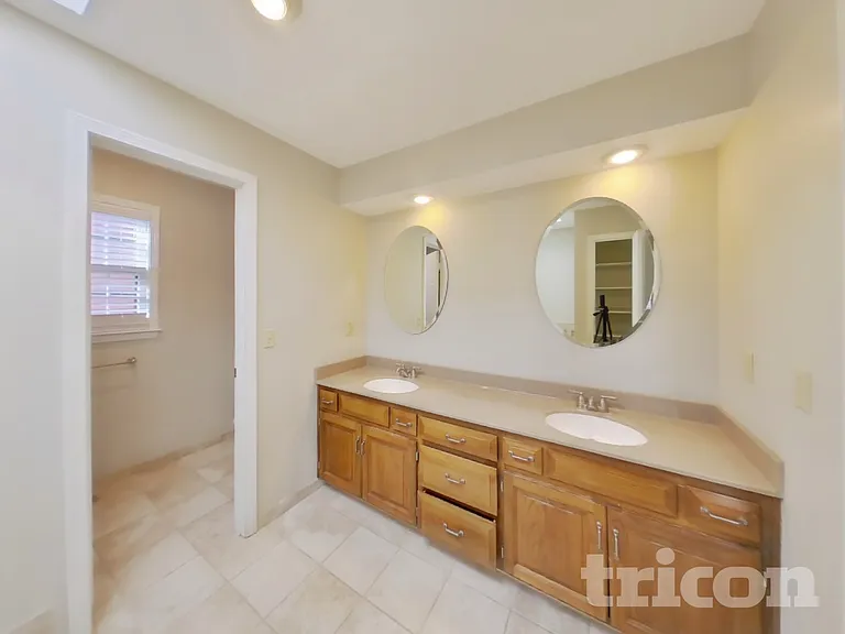 11009 W 131st St — Photo 14