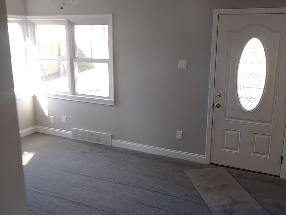 4th image of 26 Brookhaven Dr