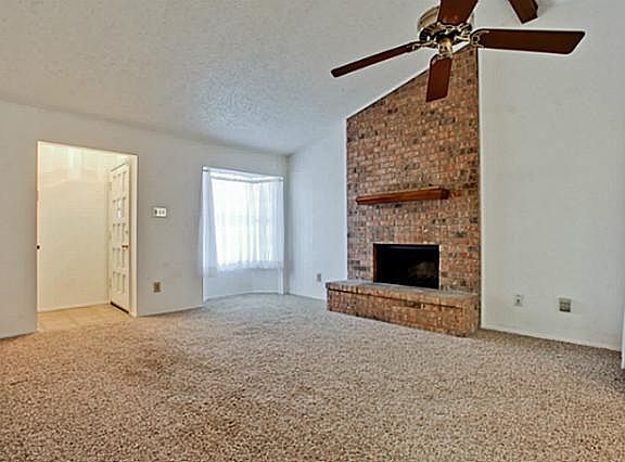 4th image of 2915 Nova Dr