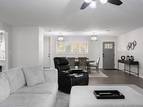 4th image of 766 Country Club Ln
