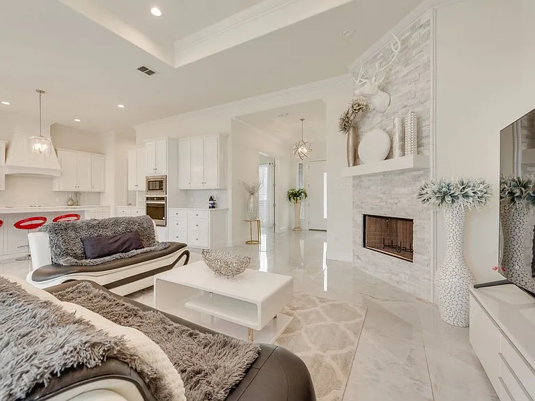 1424 Silent Springs Dr — Photo 8