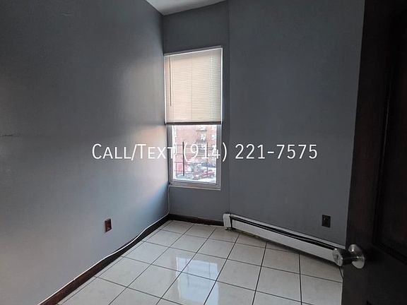 4th image of 104 Oak St Floor 2